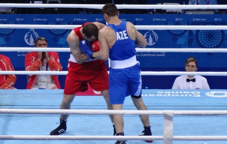 Baku 2015: Azerbaijani boxer grabs gold medal 